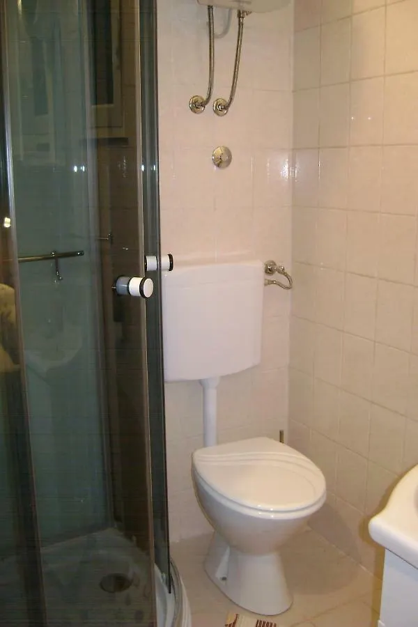 Apartmani Peko Паг