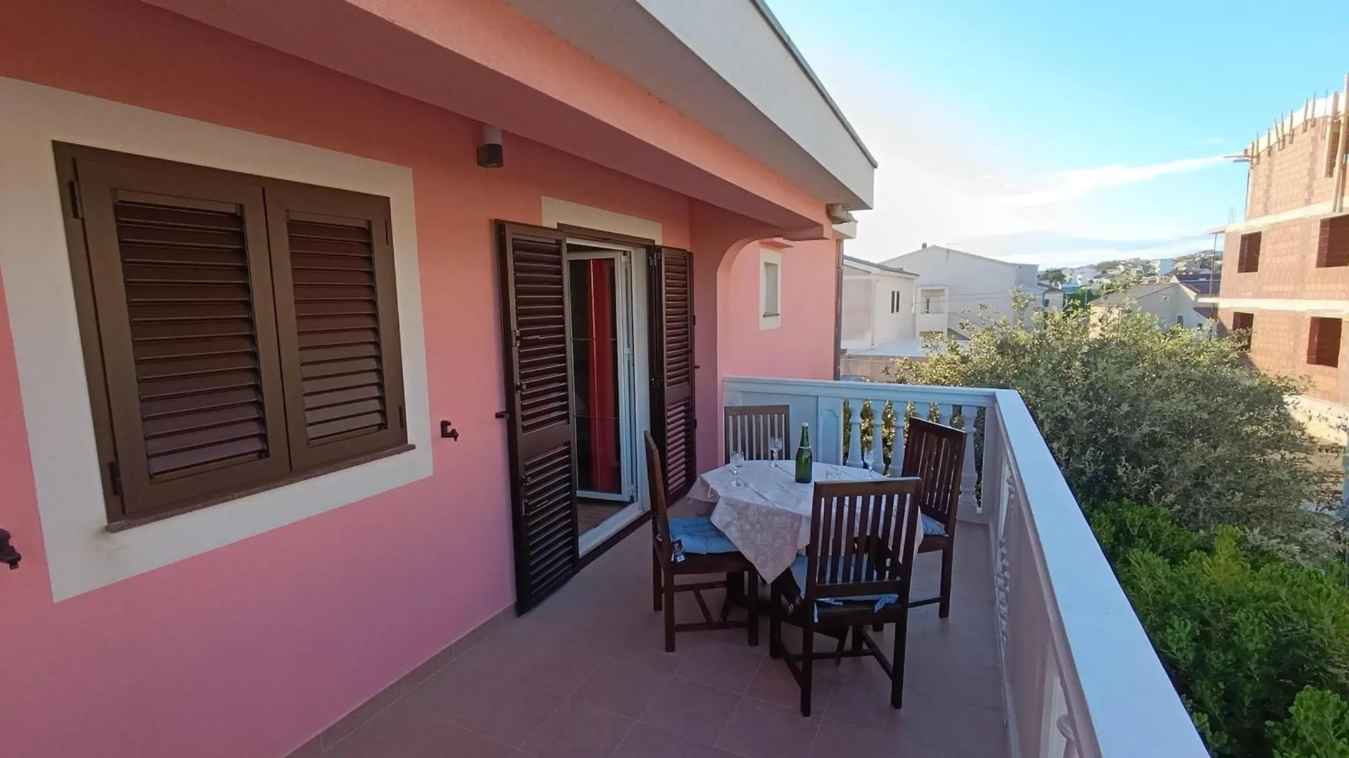 Επικοινωνία με το Apartmani Peko